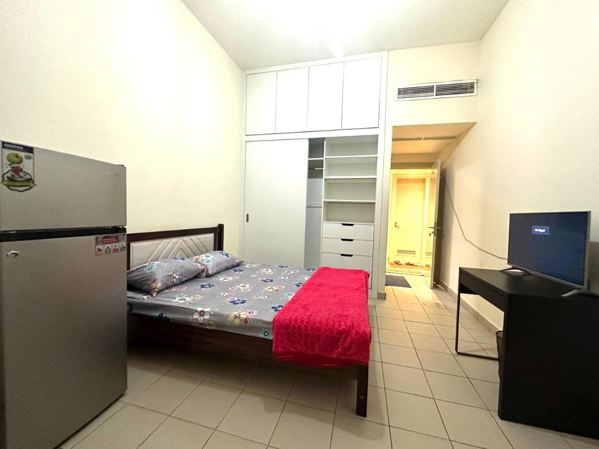 Master Bed G19 Hotel Dubai Exterior photo